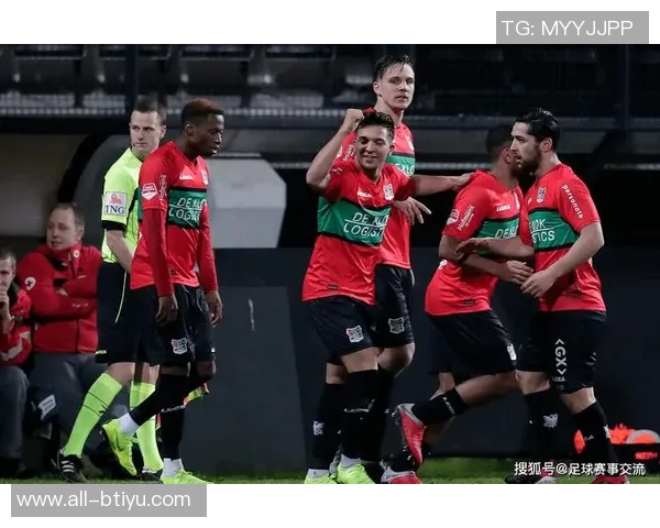 多支球队关注曼联后卫阿玛斯租借谢周三期满后或转会